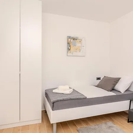 Awesome In With Wifi Appartement Privlaka (Zadar)